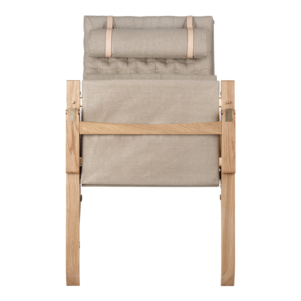 Fauteuil de salon scandinave en chêne massif et toile de lin avec dossier pliable et ferrures en laiton pour salon