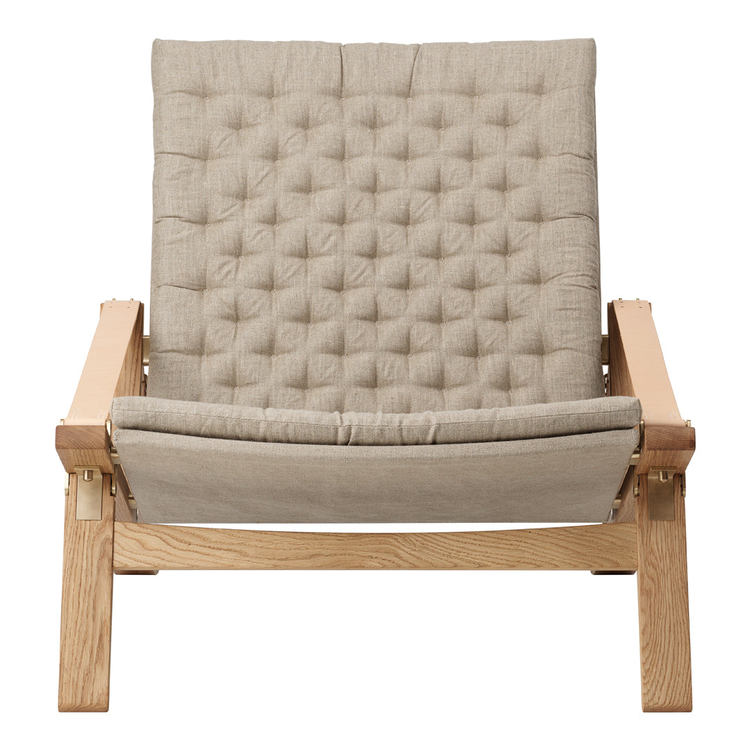 Fauteuil de salon scandinave en chêne massif et toile de lin avec dossier pliable et ferrures en laiton pour salon