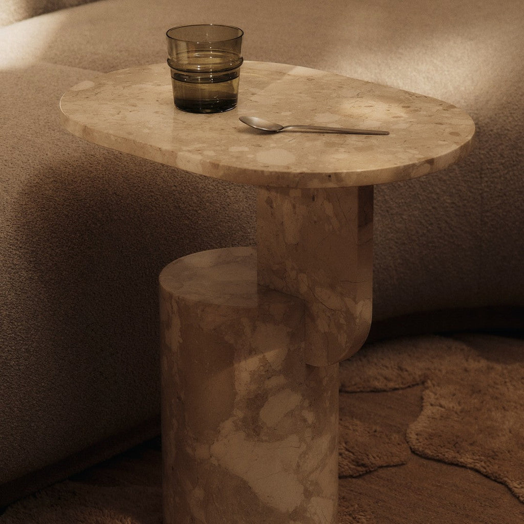 Table d'appoint contemporaine en frêne massif avec plateau ovale flottant et base cylindrique géométrique pour salon
