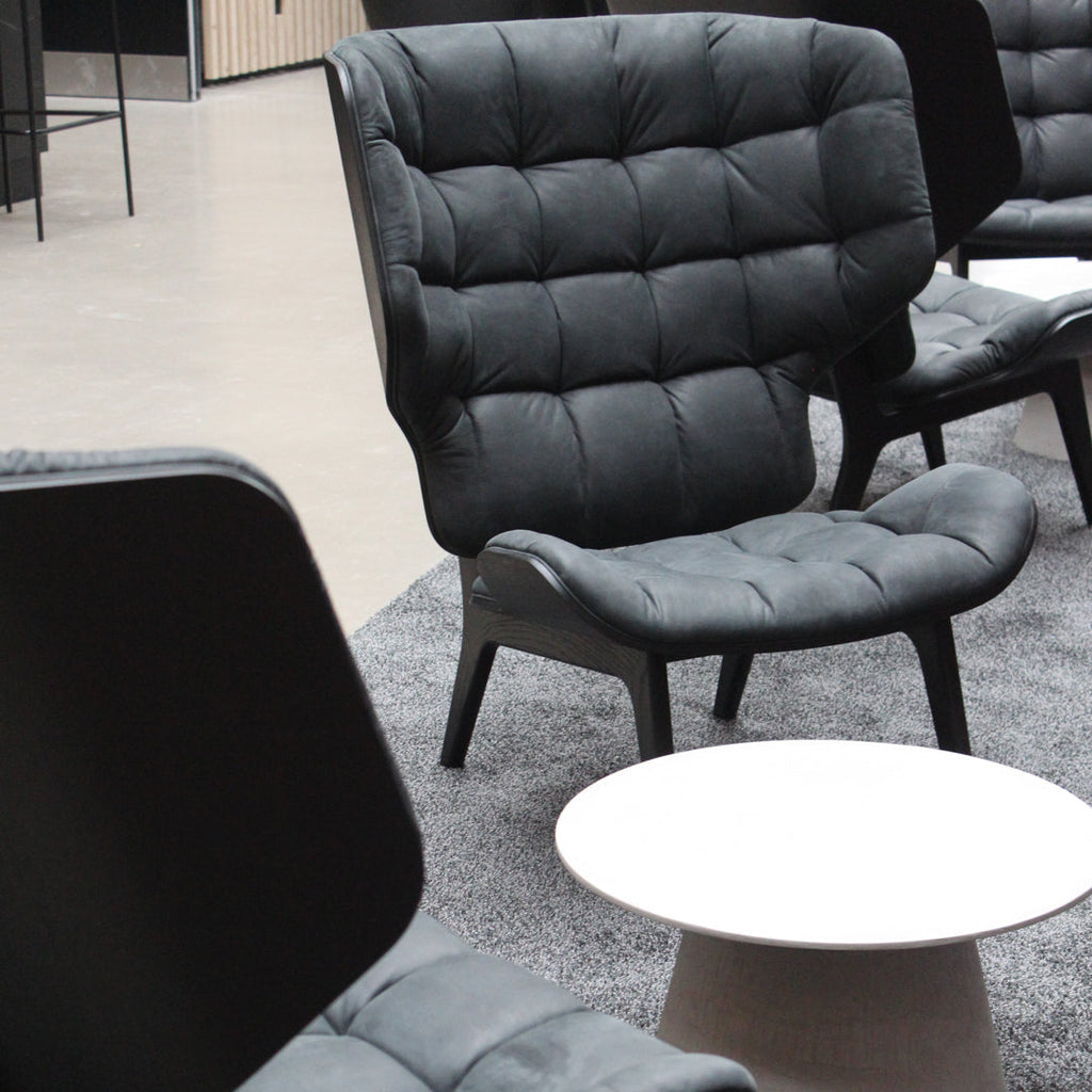 Fauteuil scandinave à haut dossier en chêne massif et placage stratifié pour salon
