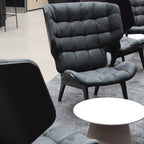 Fauteuil scandinave à haut dossier en chêne massif et placage stratifié pour salon