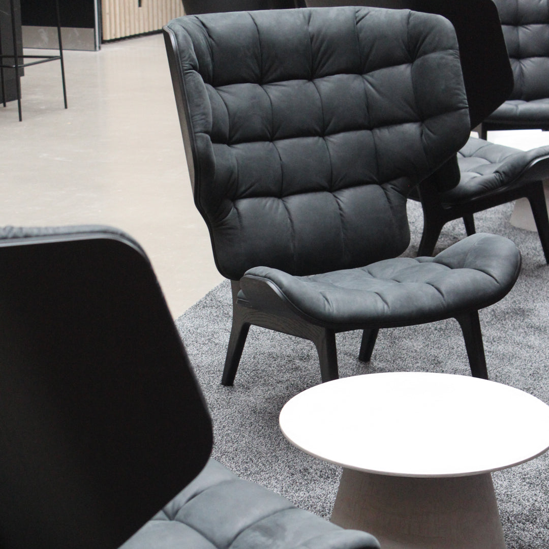 Fauteuil scandinave à haut dossier en chêne massif et placage stratifié pour salon