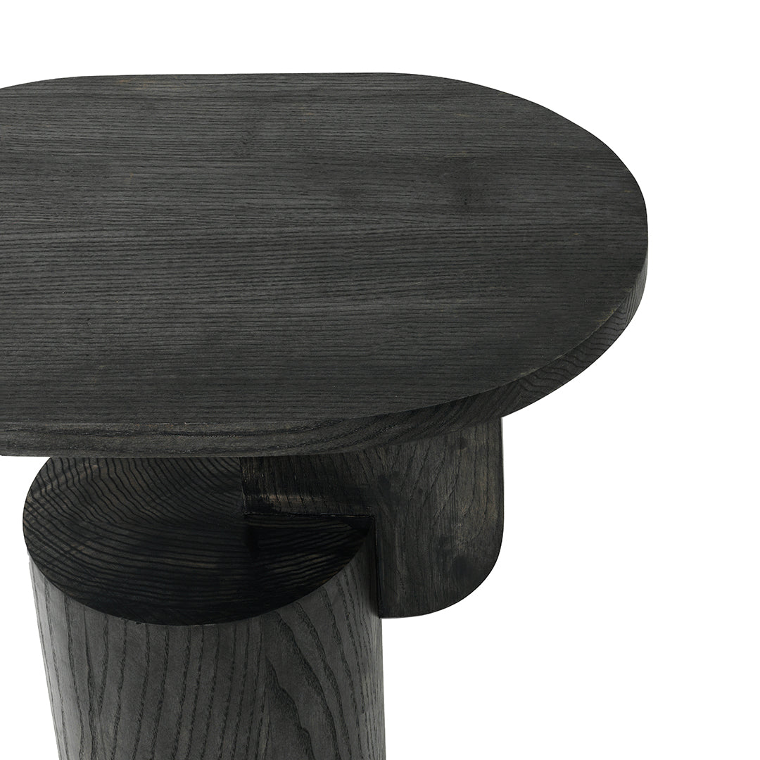 Table d'appoint contemporaine en frêne massif avec plateau ovale flottant et base cylindrique géométrique pour salon