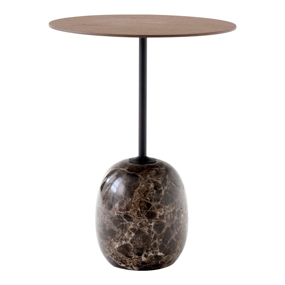 Table d'appoint contemporaine en marbre et acier avec piètement sculptural en forme de sucette inversée pour salon ou chambre à coucher