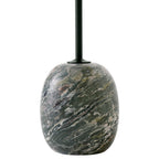 Table d'appoint contemporaine en marbre et acier avec piètement sculptural en forme de sucette inversée pour salon ou chambre à coucher