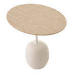 Table d'appoint contemporaine en marbre et acier avec piètement sculptural en forme de sucette inversée pour salon ou chambre à coucher