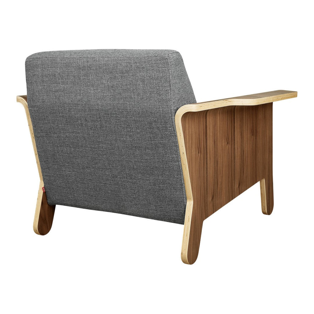 Fauteuil club contemporain en noyer et bois courbé avec revêtement en tissu ou en cuir pour salon