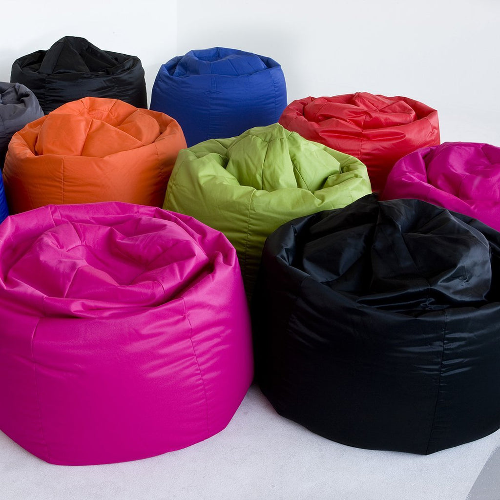 Fauteuil poire classique en tissu, épousant les formes du corps pour un confort optimal, idéal pour le salon ou la chambre.