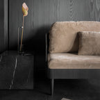Table d'appoint minimaliste en marbre naturel avec piédestal cubique pour chambre ou salon
