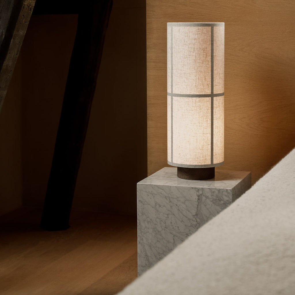 Table d'appoint minimaliste en marbre naturel avec piédestal cubique pour chambre ou salon