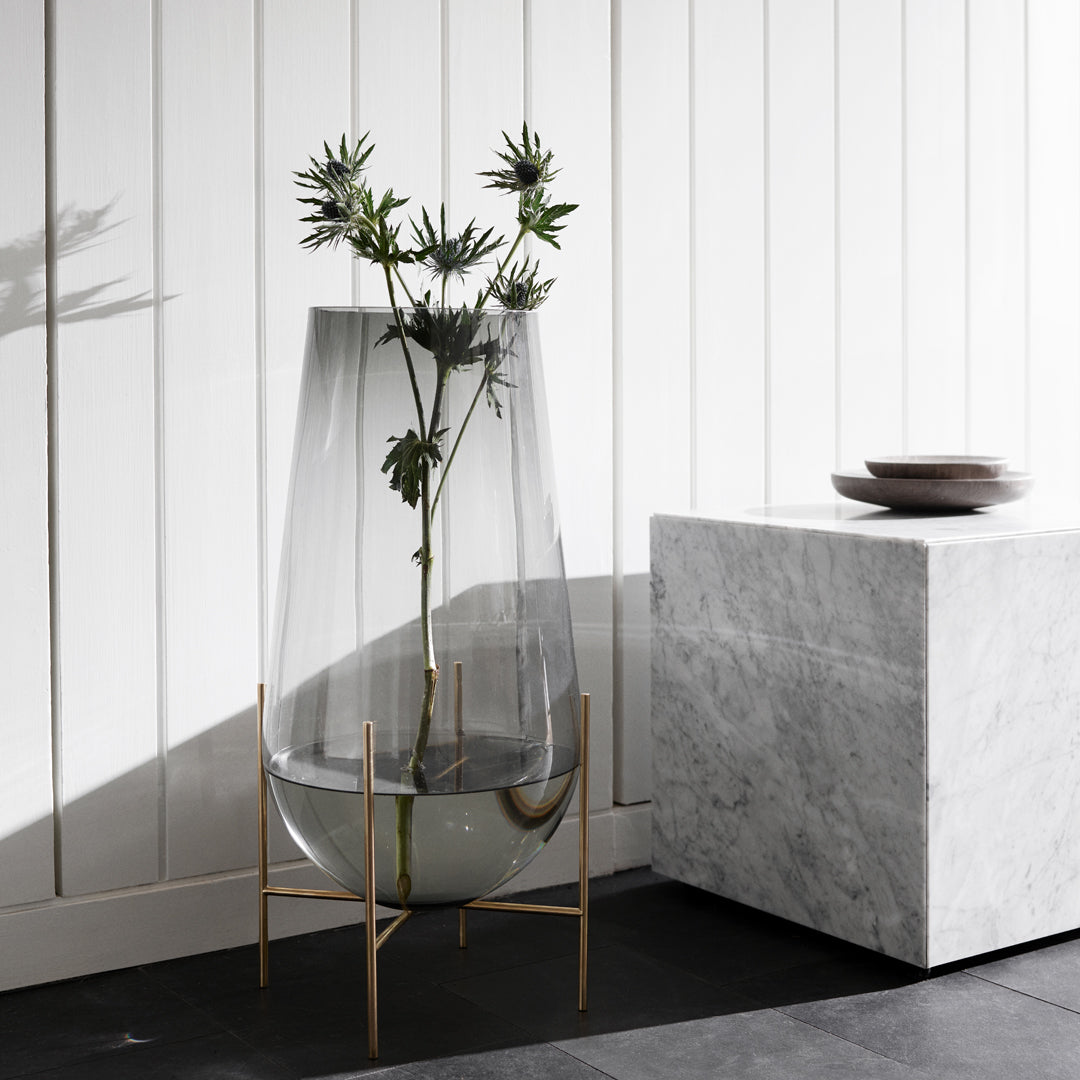 Table d'appoint minimaliste en marbre naturel avec piédestal cubique pour chambre ou salon