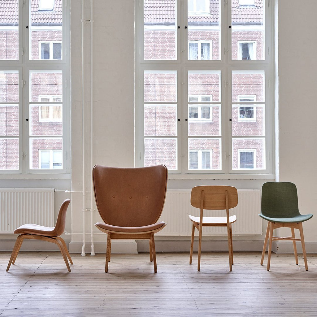 Fauteuil de salon scandinave en chêne massif avec dossier incurvé en forme d'oreille d'éléphant pour salon