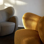 Fauteuil de salon pivotant entièrement rembourré Art Déco avec structure bloc volumineuse pour salon