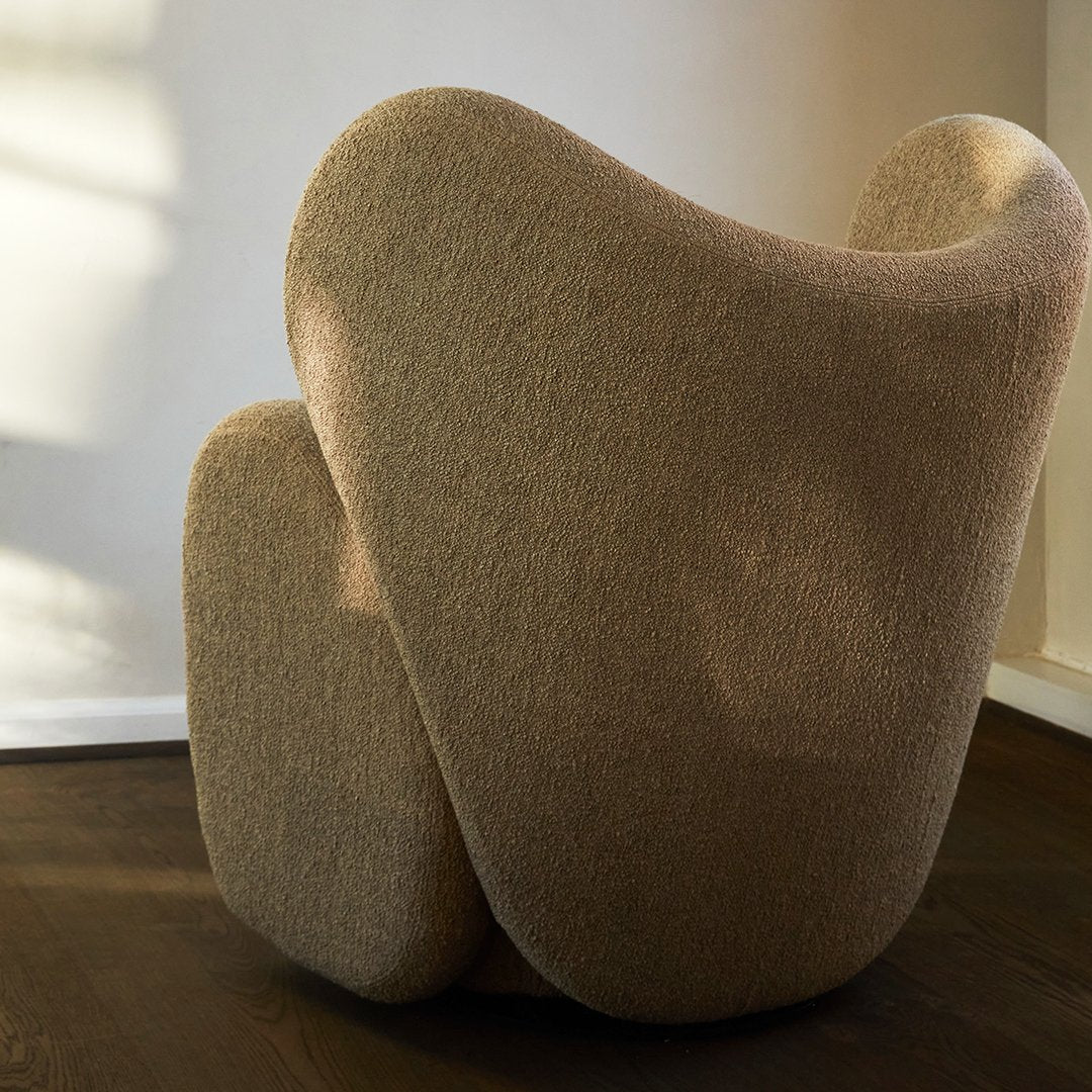 Fauteuil de salon pivotant entièrement rembourré Art Déco avec structure bloc volumineuse pour salon