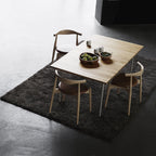 Chaise d'appoint empilable en bois massif scandinave au design minimaliste intemporel pour salle à manger