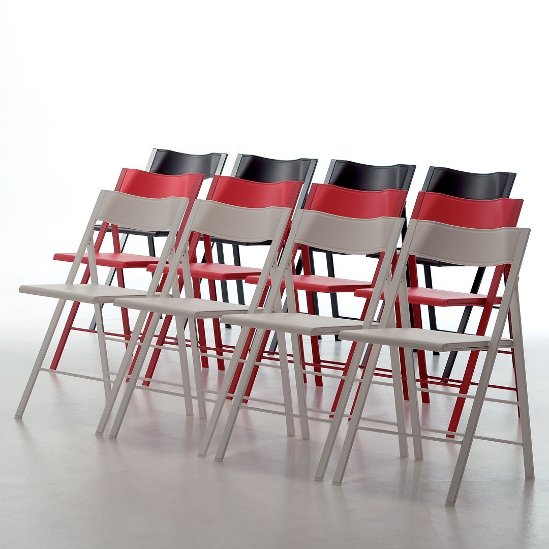Chaise d'appoint pliante compacte en polypropylène et acier avec une largeur pliée ultra-fine de 2 cm pour la salle à manger