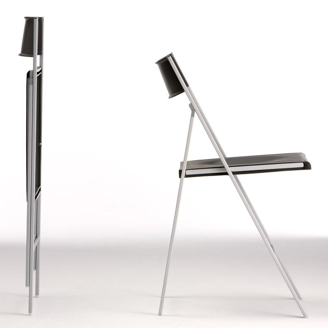 Chaise d'appoint pliante compacte en polypropylène et acier avec une largeur pliée ultra-fine de 2 cm pour la salle à manger