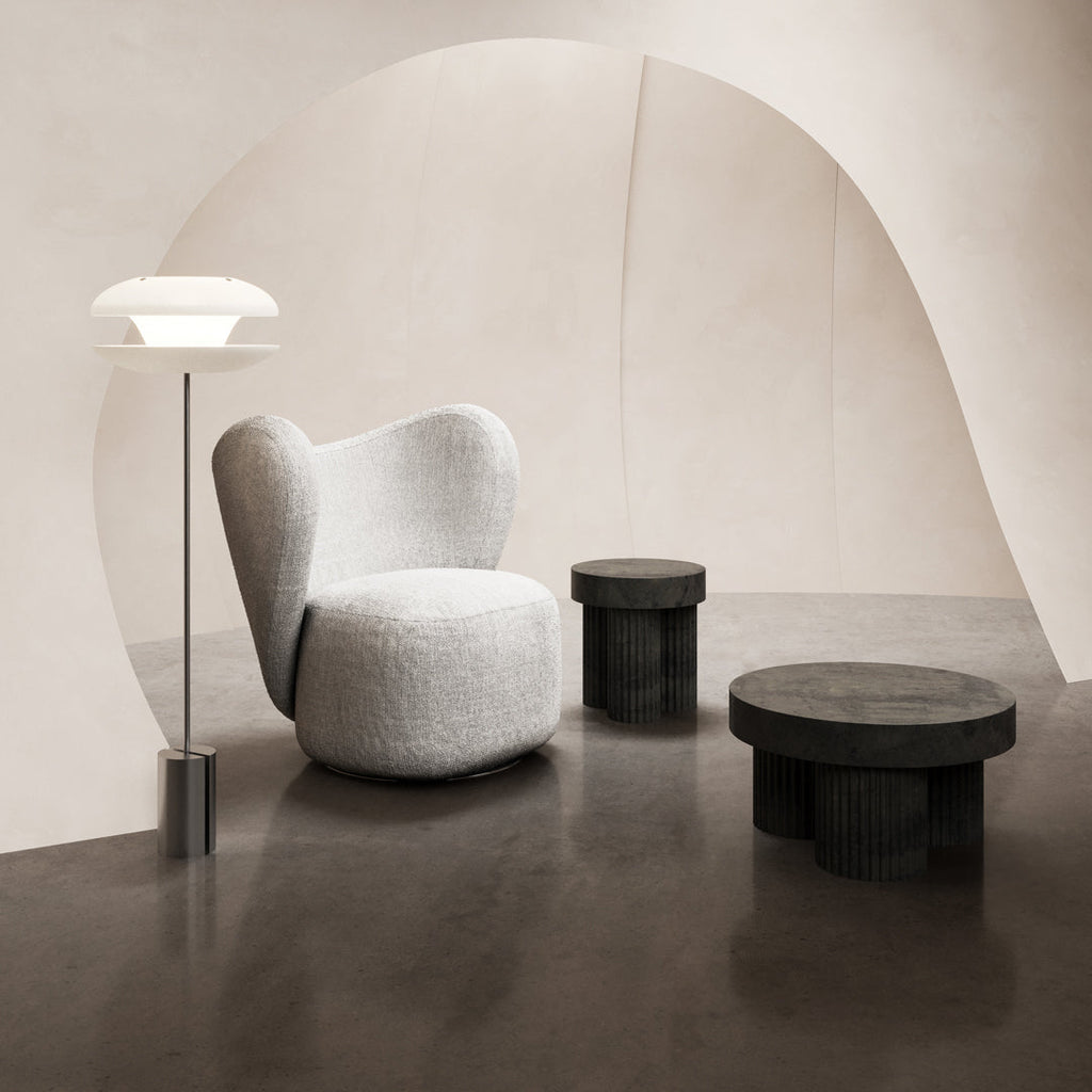 Table d'appoint sculpturale en béton fibré peint à la main avec pieds cannelés inspirés des colonnes grecques pour salon