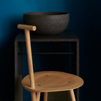Chaise d'appoint artisanale en bois massif avec dossier en forme de pique d'inspiration rustique pour salle à manger
