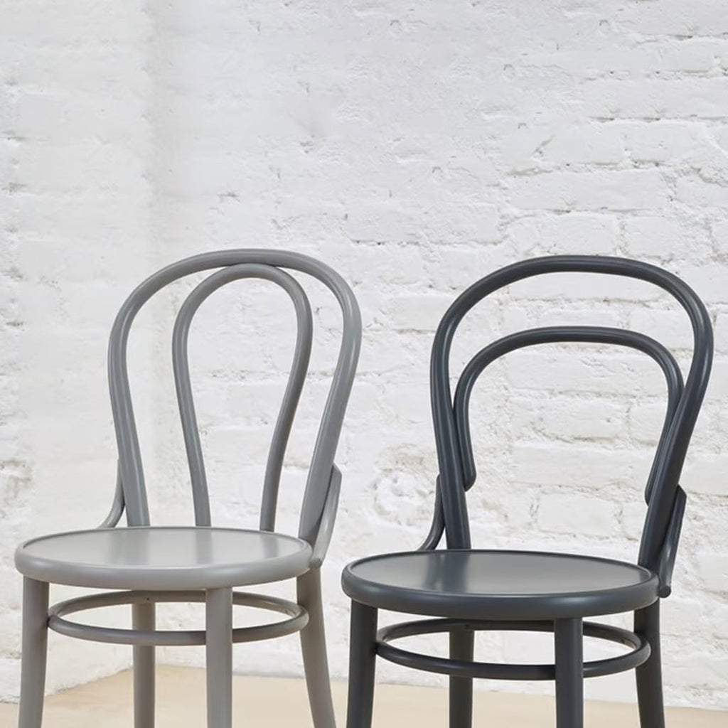 Chaise d'appoint de café classique en bois de hêtre courbé au design léger emblématique pour salle à manger