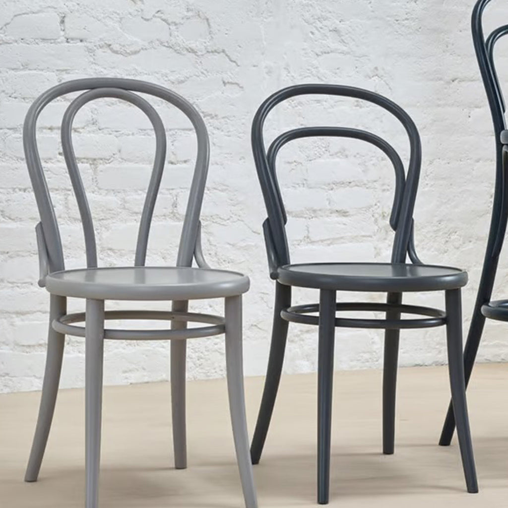 Chaise d'appoint de café classique en bois de hêtre courbé au design léger emblématique pour salle à manger