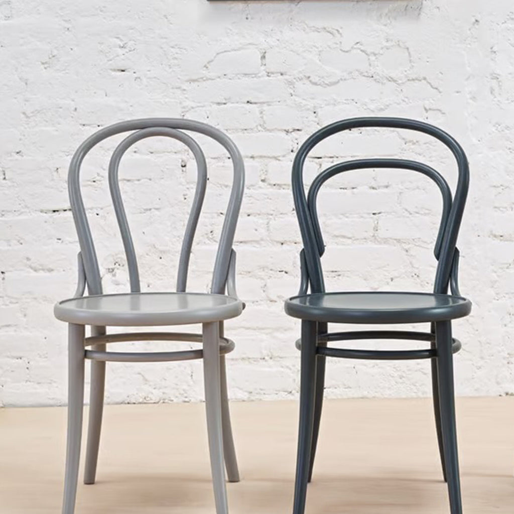Chaise d'appoint de café classique en bois de hêtre courbé au design léger emblématique pour salle à manger