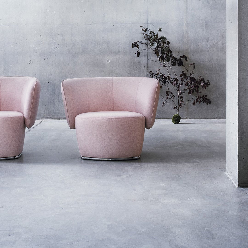 Fauteuil de salon moderne entièrement rembourré avec accoudoir intégré et assise ovale pour salon