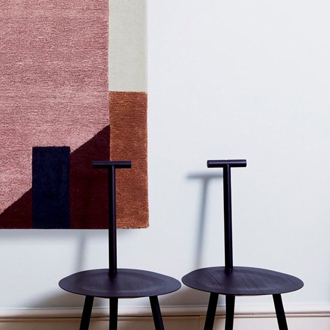 Chaise d'appoint artisanale en bois massif avec dossier en forme de pique d'inspiration rustique pour salle à manger