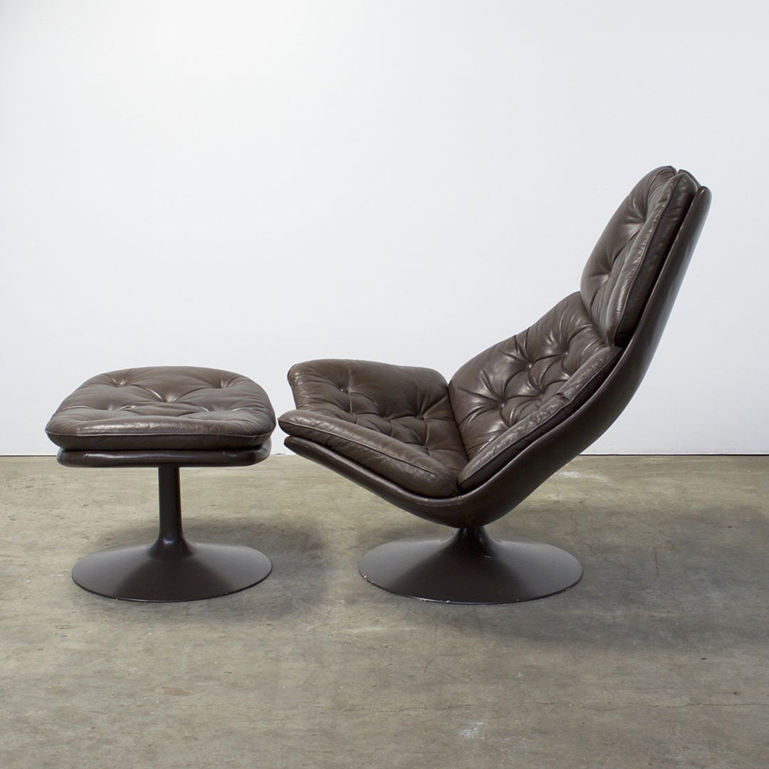 Fauteuil lounge pivotant à dossier haut rembourré de style Mid-Century avec piétement disque pour salon
