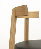 Chaise de salle à manger en bois massif d'inspiration japonaise avec assise en cuir et dossier enveloppant