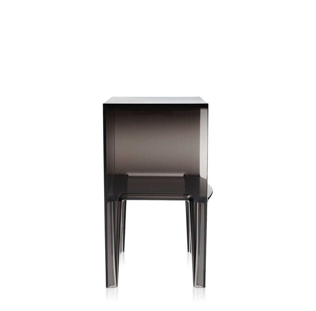 Table d'appoint contemporaine en plastique transparent avec coin réfléchissant et design incurvé pour chambre ou salon